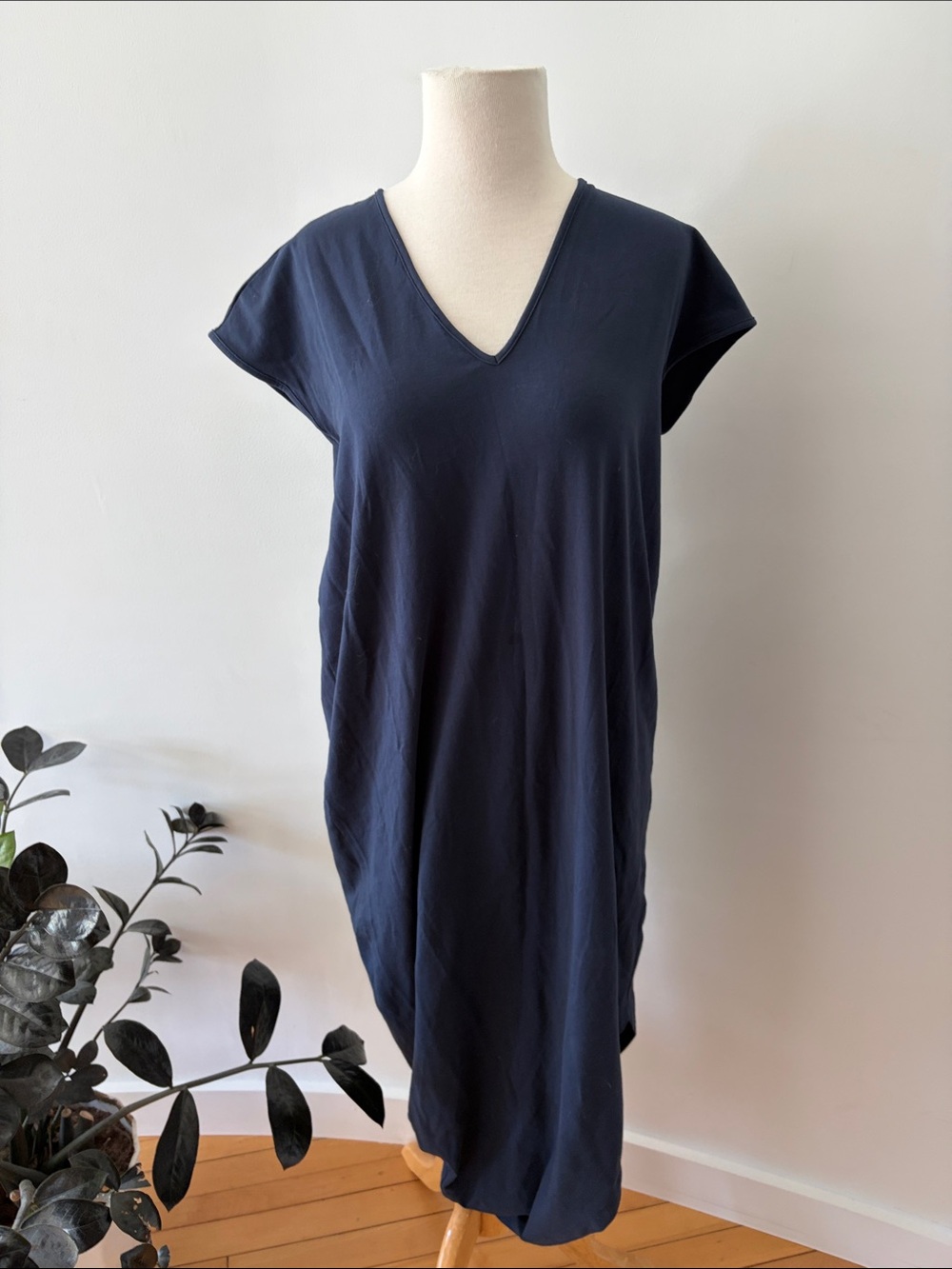 Universal Standard Women's Navy V-Neck Geneva cotton dress